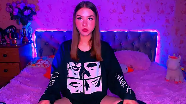 BitterPeach online show from April 15, 8:20 pm