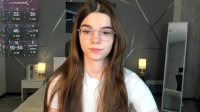 Snapshot of miss__evelyne chatting on February 4, 1:22 am miss evelyne online show from February 4, 1:22 am