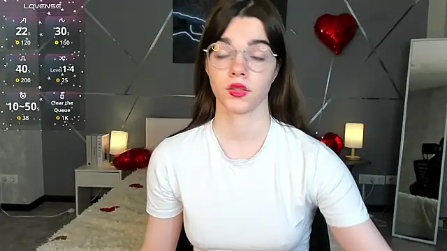 Snapshot of miss__evelyne chatting on February 16, 1:04 am miss evelyne online show from February 16, 1:04 am