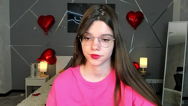 Snapshot of miss__evelyne chatting on February 13, 7:52 am miss evelyne online show from February 13, 7:52 am