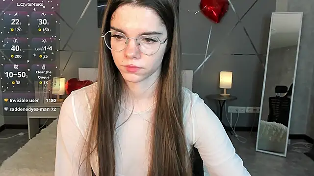 Snapshot of miss__evelyne chatting on February 20, 6:19 am miss evelyne online show from February 20, 6:19 am