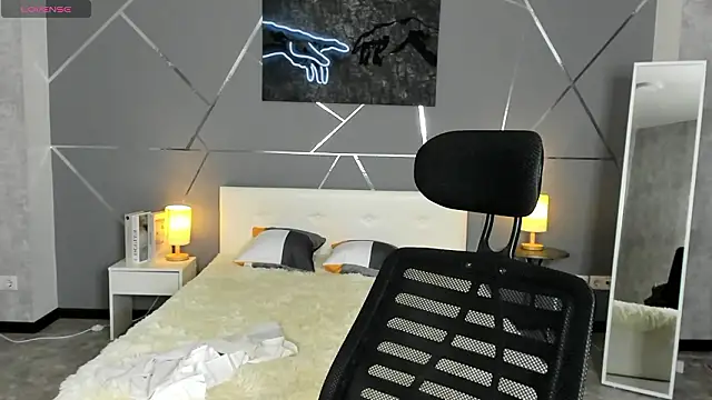 Snapshot of miss__evelyne chatting on January 15, 1:20 am miss evelyne online show from January 15, 1:20 am