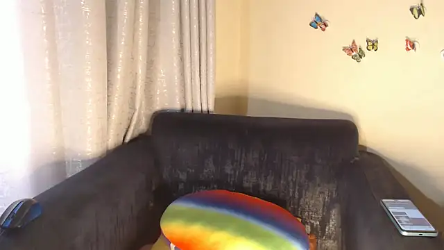 Snapshot of UzuriZahra01 chatting on February 20, 8:49 am UzuriZahra01 online show from February 20, 8:49 am