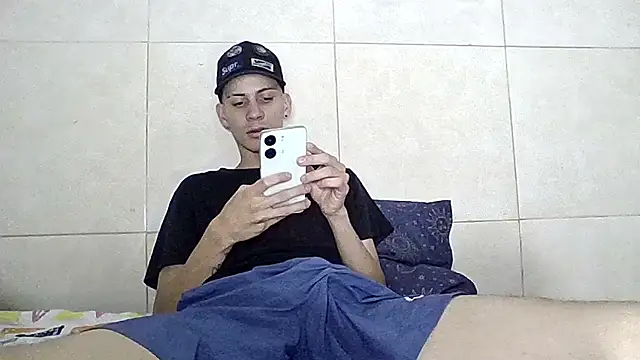 sam hotttt  online show from December 19, 4:38 am