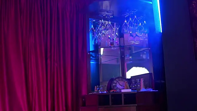 AstridVex online show from April 10, 9:55 pm