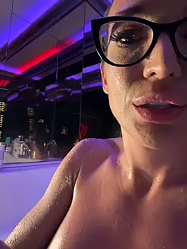 AstridVex online show from March 29, 5:31 am