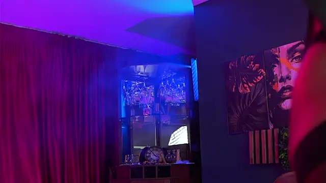 AstridVex online show from April 3, 8:26 pm