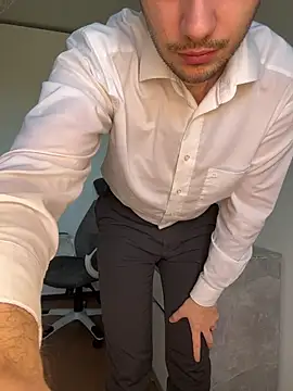 Lovebackground online show from March 12, 9:13 am