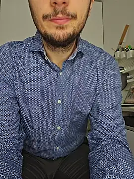 Lovebackground online show from January 15, 9:23 am