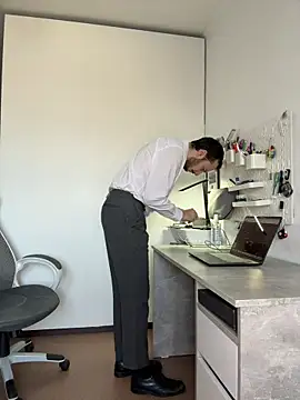 Lovebackground online show from March 6, 7:36 am