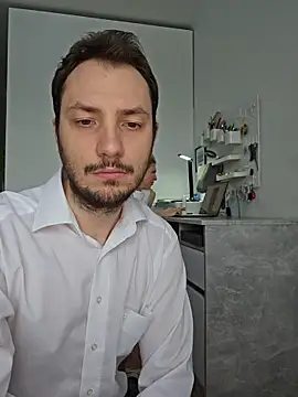 Lovebackground online show from February 22, 9:44 am