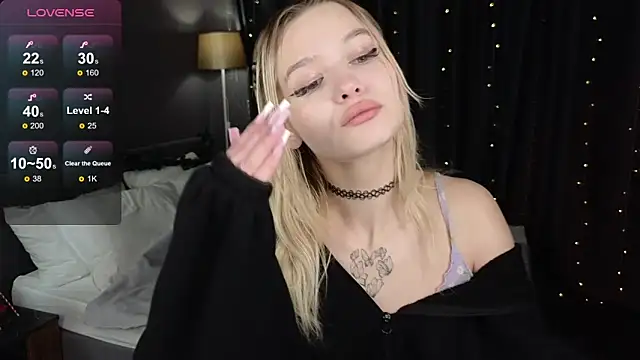 KianaVision online show from December 21, 5:42 am