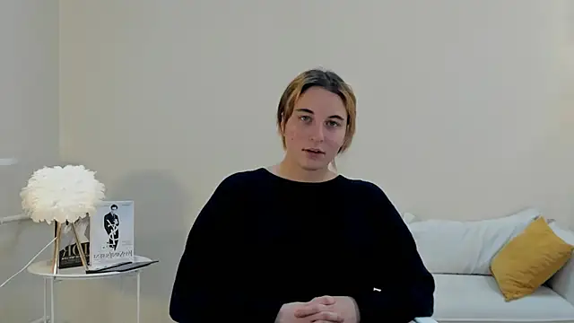 Snapshot of VeniceMostrom chatting on December 16, 1:15 pm VeniceMostrom online show from December 16, 1:15 pm