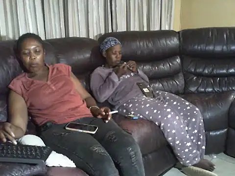 Caramel-goddess18 online show from February 19, 8:50 pm