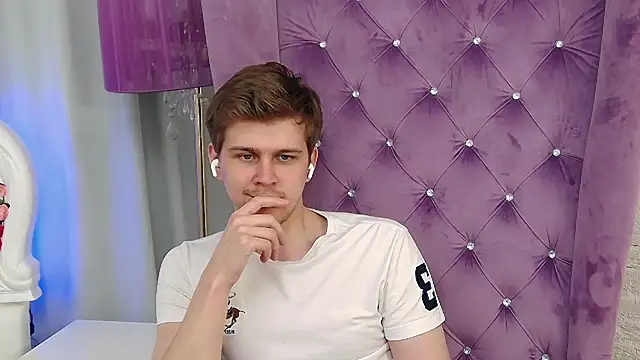 NickJohnas online show from April 18, 7:07 pm