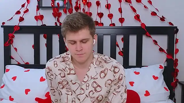 Snapshot of NickJohnas chatting on February 13, 1:33 pm NickJohnas online show from February 13, 1:33 pm