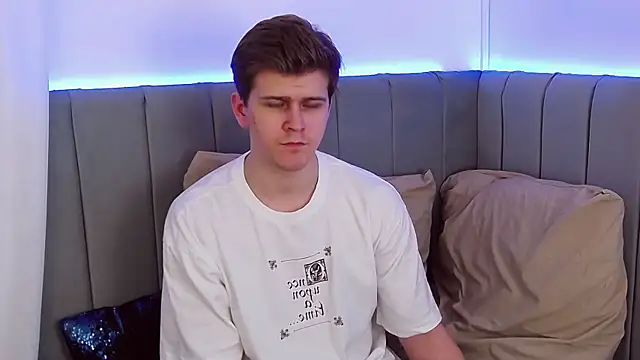 NickJohnas online show from December 19, 9:11 am