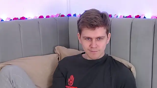 Snapshot of NickJohnas chatting on February 15, 12:37 pm NickJohnas online show from February 15, 12:37 pm