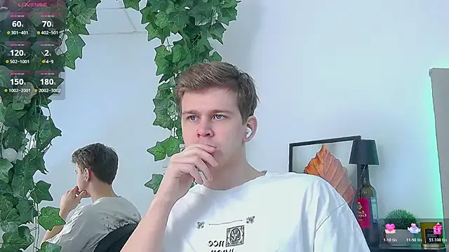 Snapshot of NickJohnas chatting on March 4, 3:58 am NickJohnas online show from March 4, 3:58 am