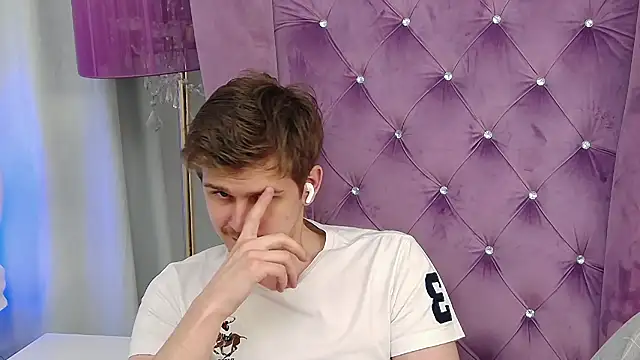 NickJohnas online show from April 18, 6:54 pm