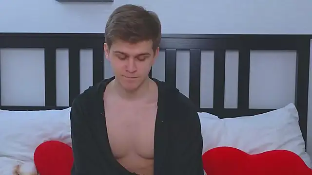 Snapshot of NickJohnas chatting on February 11, 11:21 am NickJohnas online show from February 11, 11:21 am