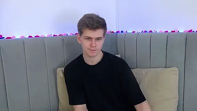 Snapshot of NickJohnas chatting on February 8, 12:36 pm NickJohnas online show from February 8, 12:36 pm