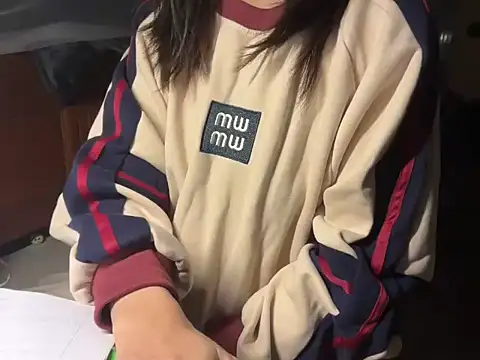 Snapshot of Chichi_86 chatting on December 15, 5:52 pm Chichi 86 online show from December 15, 5:52 pm