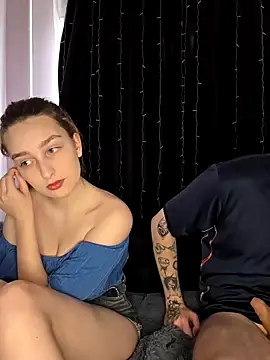 FoxyToxy online show from December 14, 3:24 am