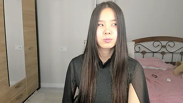 amiya cute online show from February 19, 4:15 pm