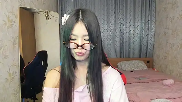 amiya cute online show from March 13, 2:55 pm