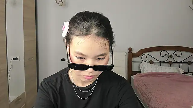 amiya cute online show from February 11, 2:28 pm