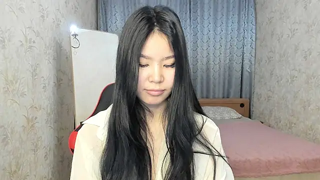 amiya cute online show from March 24, 5:35 pm