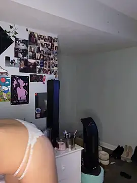 maisie goldxx online show from February 13, 3:06 am