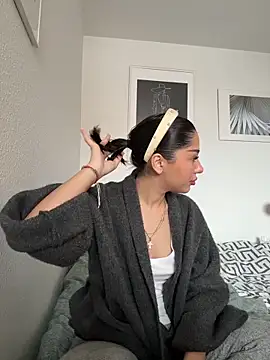 SilkyMira online show from February 10, 9:19 am