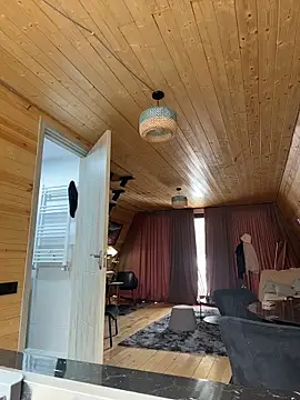 SilkyMira online show from April 19, 8:04 am