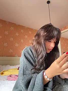 SilkyMira online show from May 19, 8:43 am
