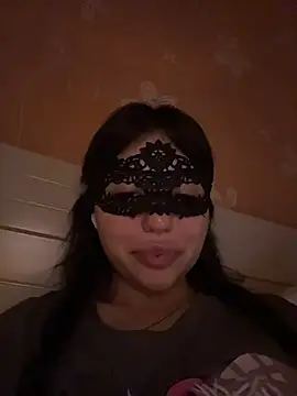 SilkyMira online show from March 21, 8:35 pm