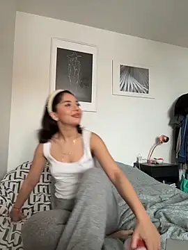 SilkyMira online show from February 12, 11:32 am