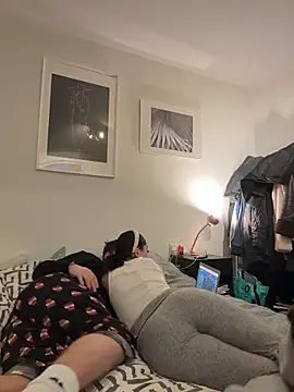 SilkyMira online show from February 11, 4:18 pm