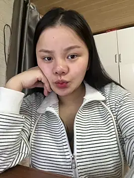 leo-kitty online show from February 25, 8:25 am