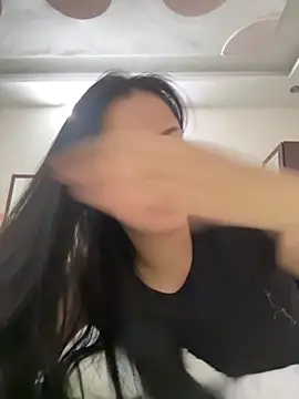 leo-kitty online show from December 18, 10:30 am