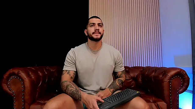 KyleNorth  online show from April 8, 2:07 pm