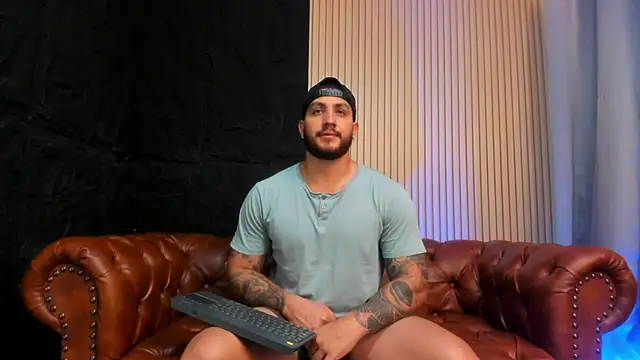 KyleNorth  online show from May 28, 5:08 pm
