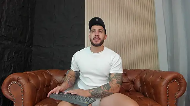 Snapshot of KyleNorth_ chatting on December 15, 1:50 pm KyleNorth online show from December 15, 1:50 pm