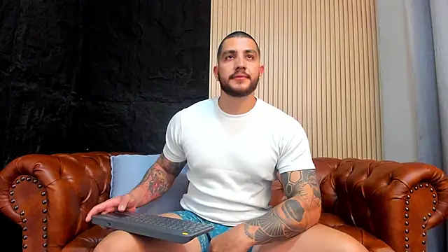 KyleNorth  online show from May 9, 9:29 pm
