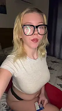 MonaNoire online show from February 24, 8:59 am