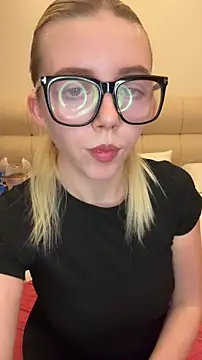 MonaNoire online show from February 6, 5:20 pm