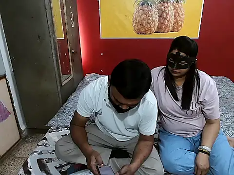 Lovelycouple25 online show from February 3, 6:33 am