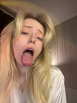 Snapshot of SunnyShiney chatting on January 17, 2:09 pm SunnyShiney online show from January 17, 2:09 pm