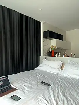 Snapshot of SunnyShiney chatting on February 26, 9:09 am SunnyShiney online show from February 26, 9:09 am